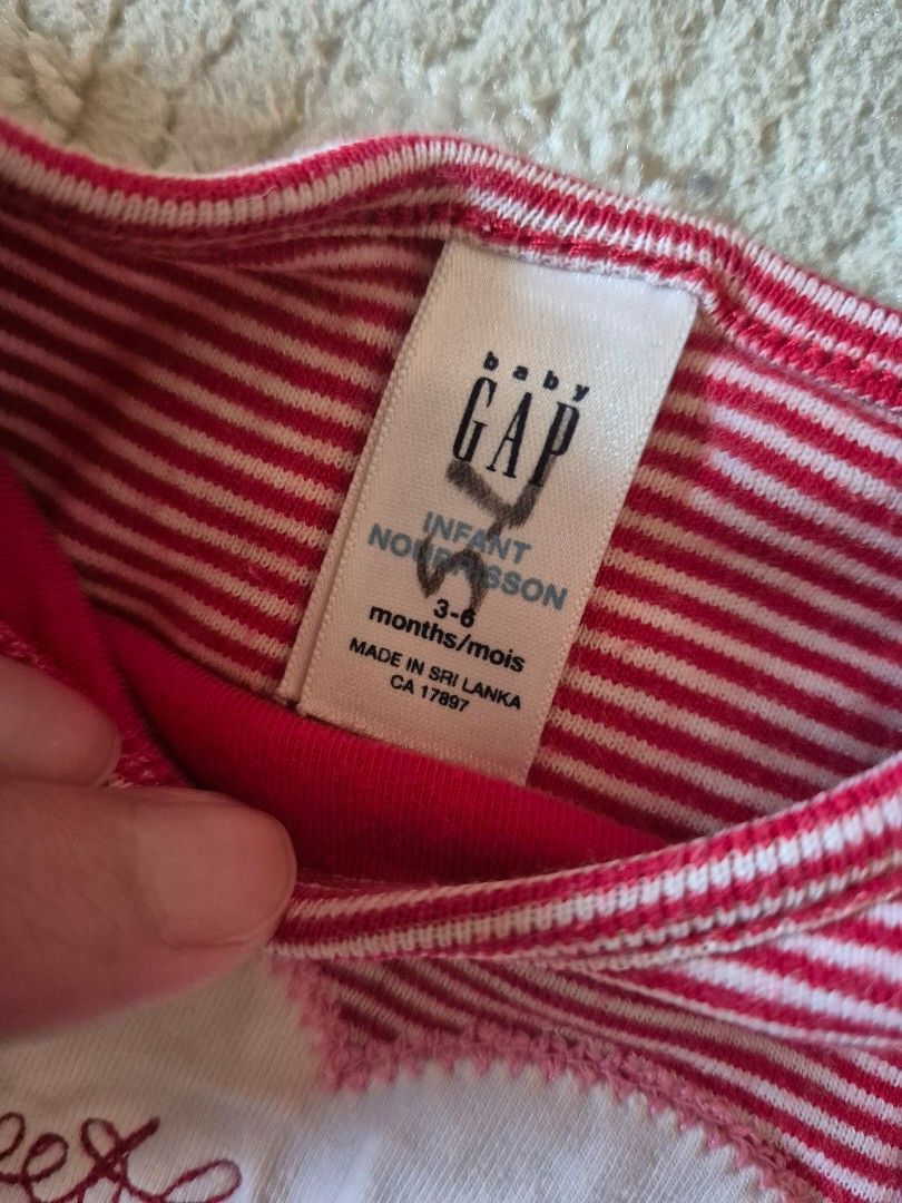 Size 3-6mos - Baby Gap Onesie (Category: Babies & Kids Fashion) located in Paranaque City. Submitted by nik_dc (Listing ID 1396500068, Image 2). Description: runs big payment via gcash shipping c/o buyer.