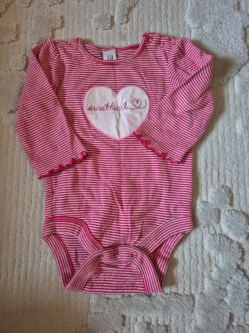 Size 3-6mos - Baby Gap Onesie (Category: Babies & Kids Fashion) located in Paranaque City. Submitted by nik_dc (Listing ID 1396500068, Image 1). Description: runs big payment via gcash shipping c/o buyer.