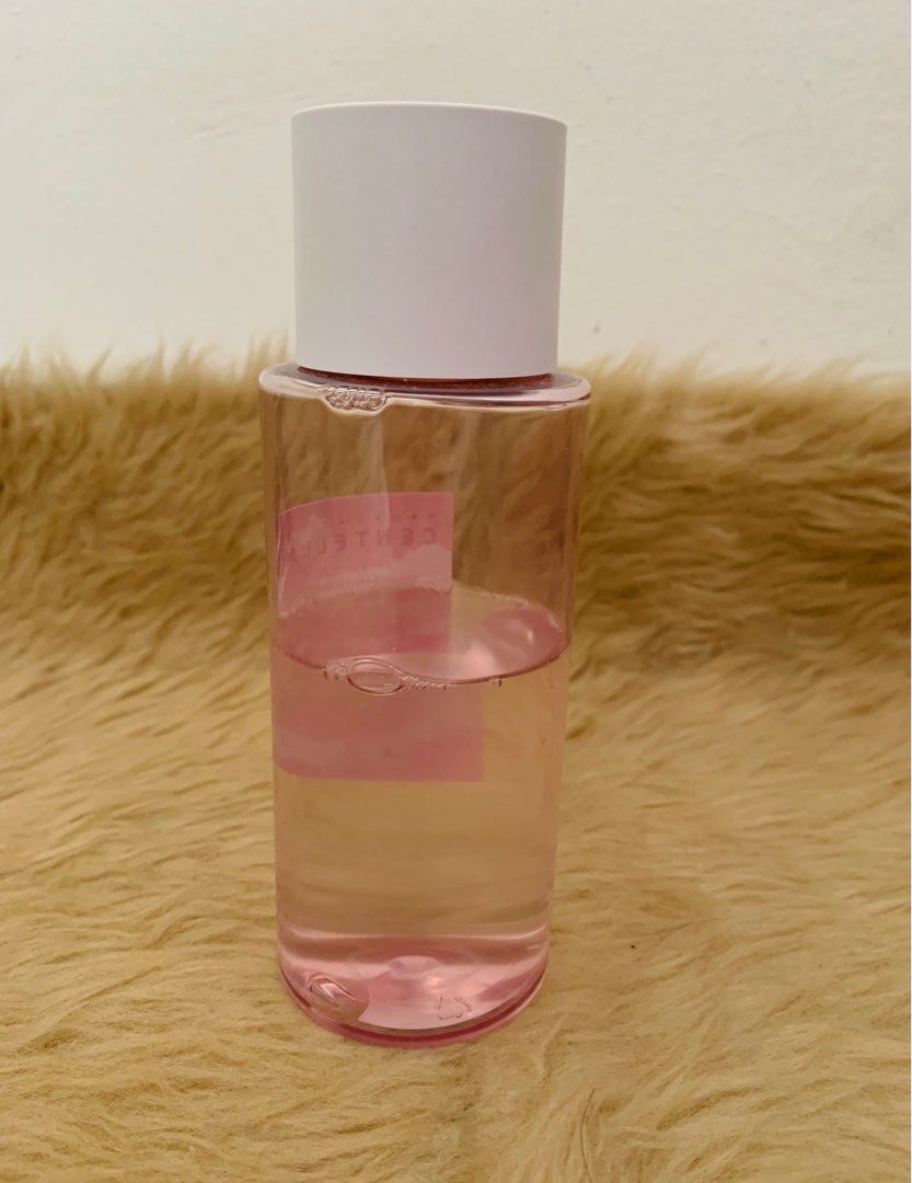 Skin1004 Poremizing toner (100% original) (Category: Face Care) located in Las Pinas. Submitted by Jenevieve_closet (Listing ID 1396536830, Image 2). Description: 🌻100% original 🌻 mild and gentle toner for minimizing pores 🌻 bought directly from Skin1004 orange app 🌻RFS: using a different toner.