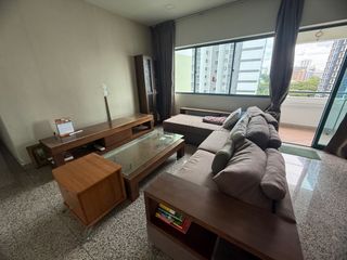 (Category: ) located in . Submitted by ccllny (Listing ID 1396511571, Image 1). Description: .
