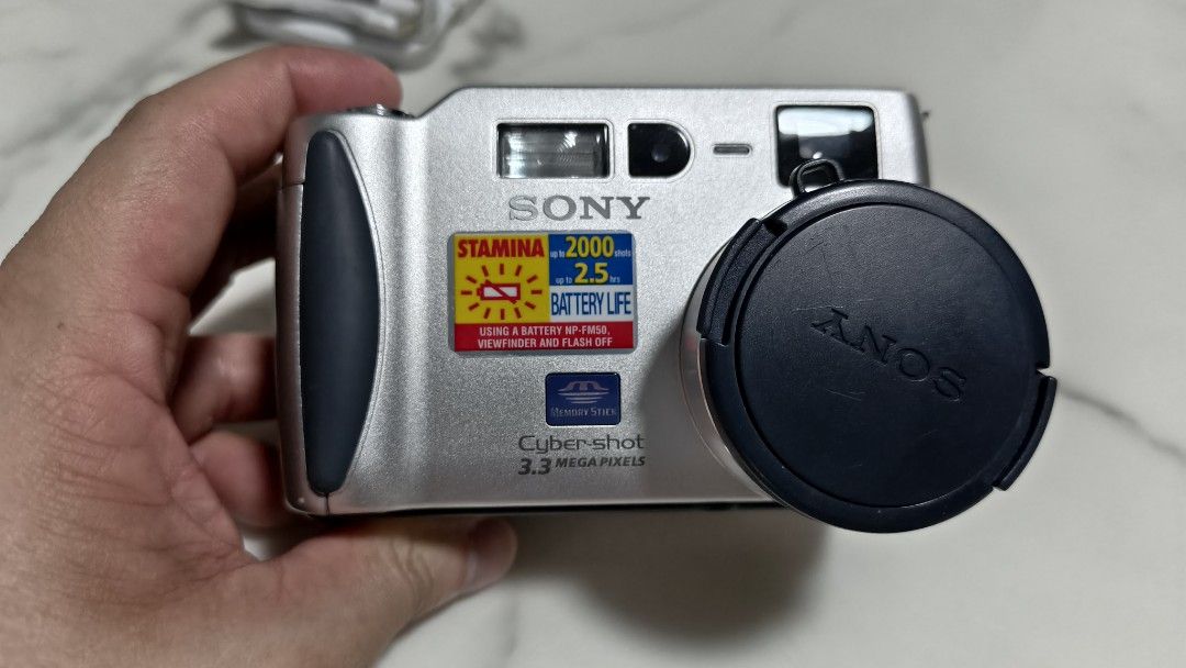 Sony Cyber-shot DSC-S70 Digital Camera, Photography, Cameras on