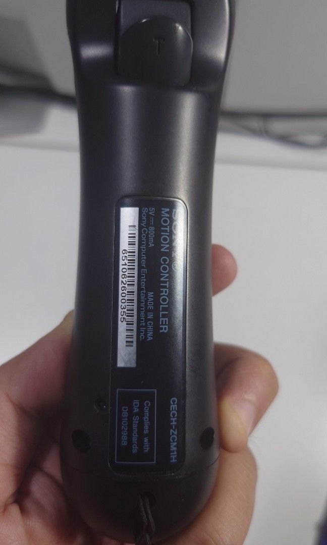Sony Playstation Move Controller (Category: Controllers) located in Makati City. Submitted by ppomidyar (Listing ID 1396550462, Image 3). Description: - For the PlayStation 3, it was later adopted for the PlayStation 4 and PlayStation 5 - Built-in sensors: Equipped with a three-axis gyroscope and a three-axis accelerometer, the Move tracks the angle and rotation of your hand. - Vibration feedback: The controller provides immersive haptic feedback