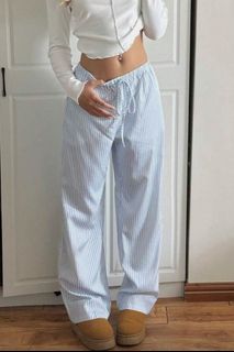 (Category: ) located in . Submitted by lilliess.closet (Listing ID 1395869978, Image 1). Description: .