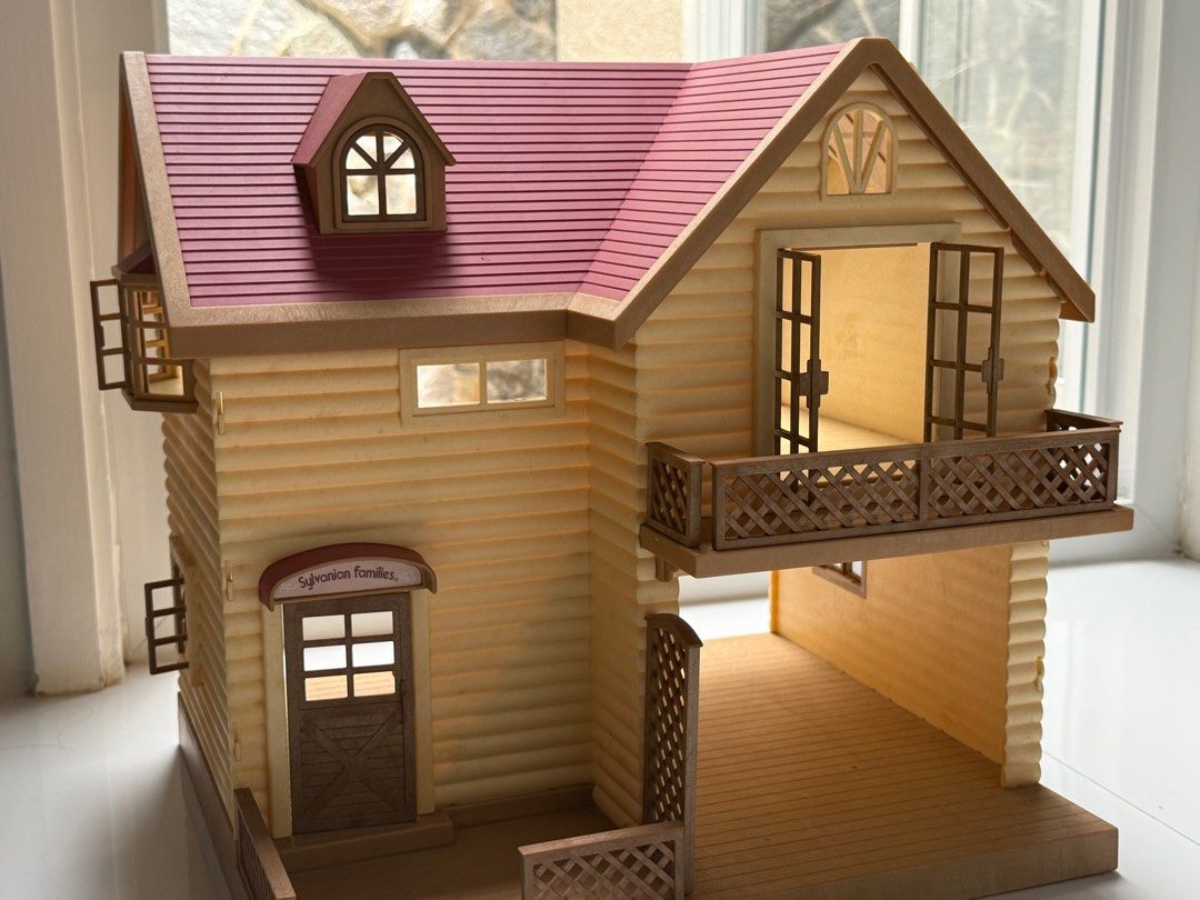 Sylvanian Families Lakeside Lodge (Category: Kids Toys) located in General Trias. Submitted by brightdog-224c (Listing ID 1396494196, Image 3). Description: Sylvanian Families Lakeside Lodge.