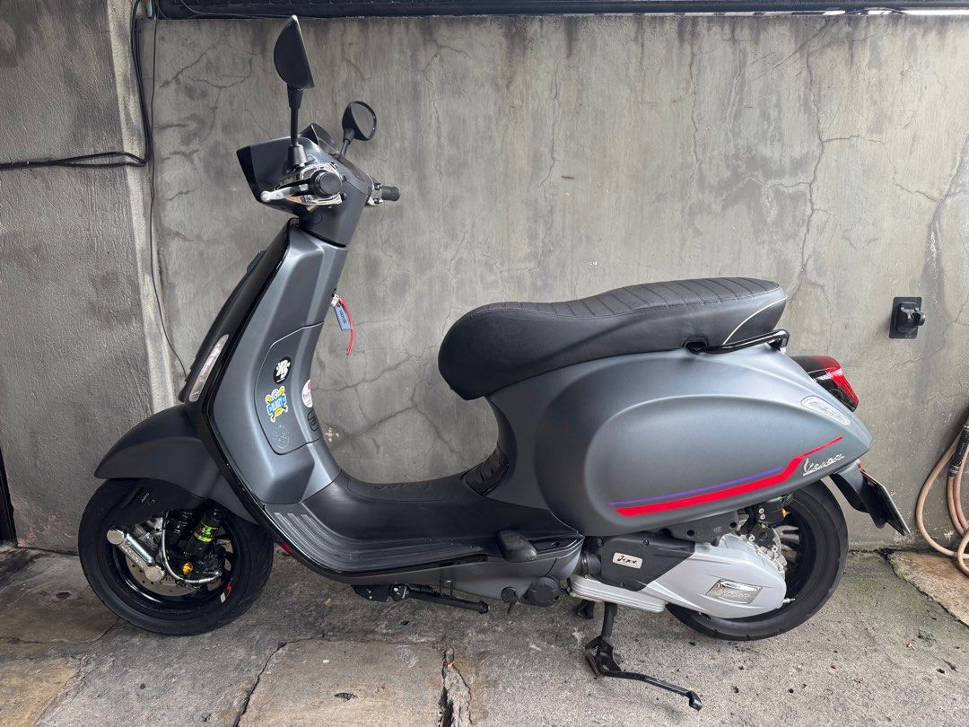 Vespa Sprint 150 S 2023 Model (Category: Motorbikes for Sale) located in San Mateo. Submitted by mike.antoniobb (Listing ID 1396592758, Image 1). Description: Vespa Sprint 150 S Matte Grey – For Sale in Marikina ✅ Acquired Feb 2025, only 1,746 km! ✅ Last Euro 3 model (more torque vs. Euro 4 model 2024 and later) ✅ With upgrades: RCB VR Series suspension (₱23K) fr AV Moto MKNA(205K if back to stock) , PIAA horns, orig windscreen never fitted(14k),
