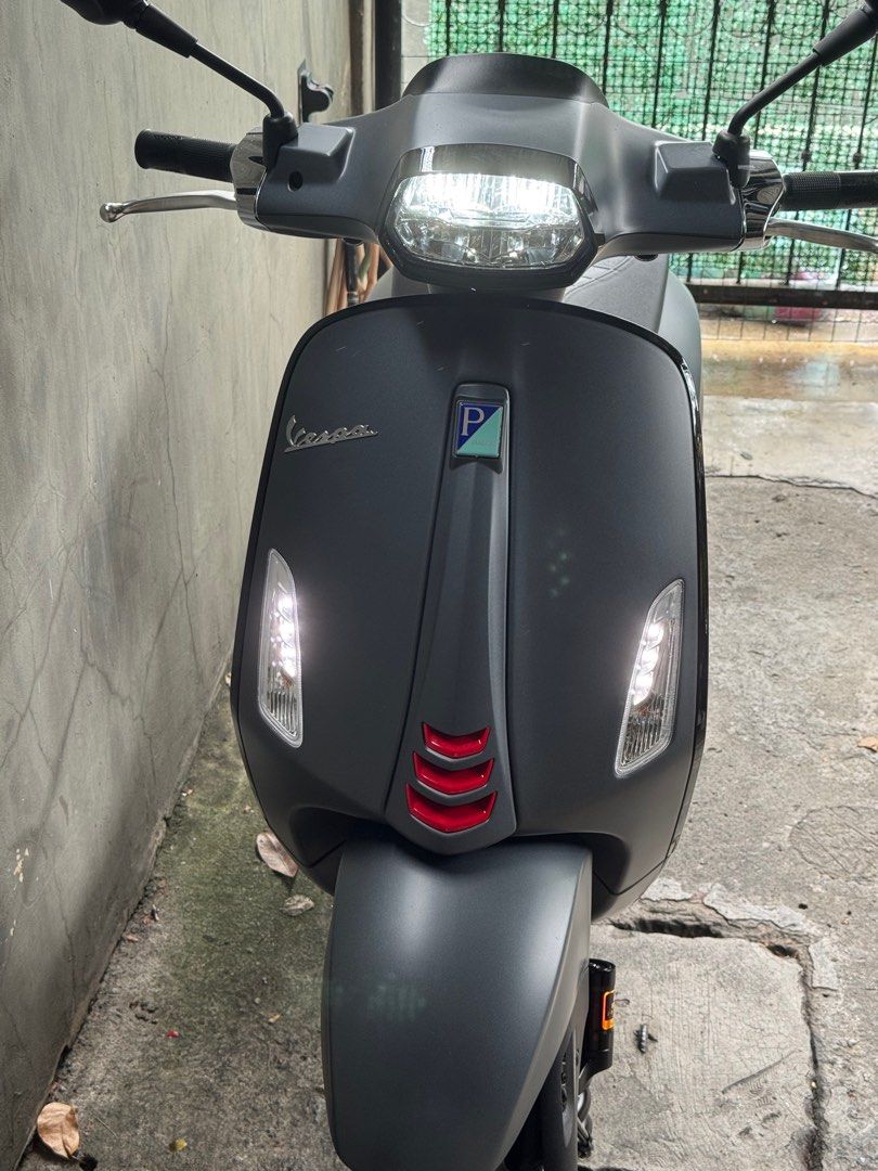 Vespa Sprint 150 S 2023 Model (Category: Motorbikes for Sale) located in San Mateo. Submitted by mike.antoniobb (Listing ID 1396592758, Image 2). Description: Vespa Sprint 150 S Matte Grey – For Sale in Marikina ✅ Acquired Feb 2025, only 1,746 km! ✅ Last Euro 3 model (more torque vs. Euro 4 model 2024 and later) ✅ With upgrades: RCB VR Series suspension (₱23K) fr AV Moto MKNA(205K if back to stock) , PIAA horns, orig windscreen never fitted(14k),