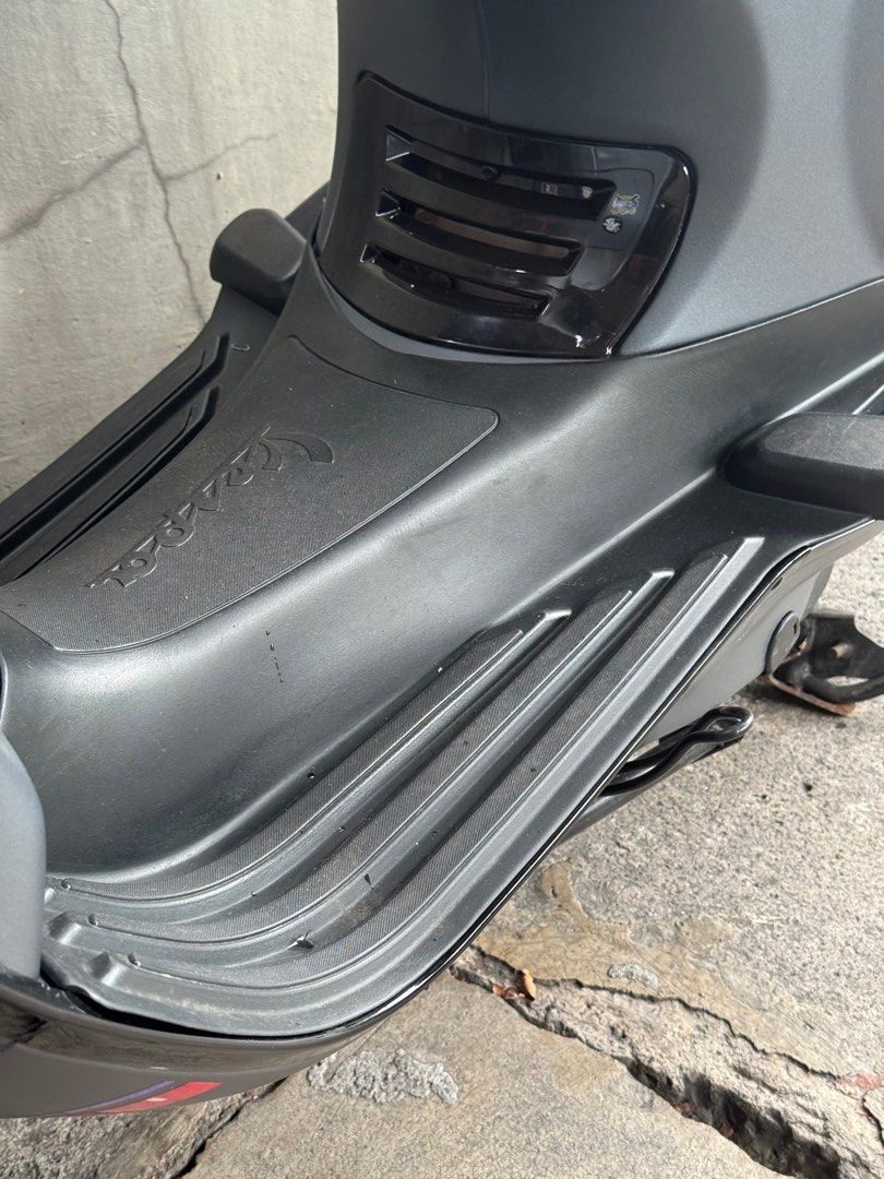 Vespa Sprint 150 S 2023 Model (Category: Motorbikes for Sale) located in San Mateo. Submitted by mike.antoniobb (Listing ID 1396592758, Image 3). Description: Vespa Sprint 150 S Matte Grey – For Sale in Marikina ✅ Acquired Feb 2025, only 1,746 km! ✅ Last Euro 3 model (more torque vs. Euro 4 model 2024 and later) ✅ With upgrades: RCB VR Series suspension (₱23K) fr AV Moto MKNA(205K if back to stock) , PIAA horns, orig windscreen never fitted(14k),