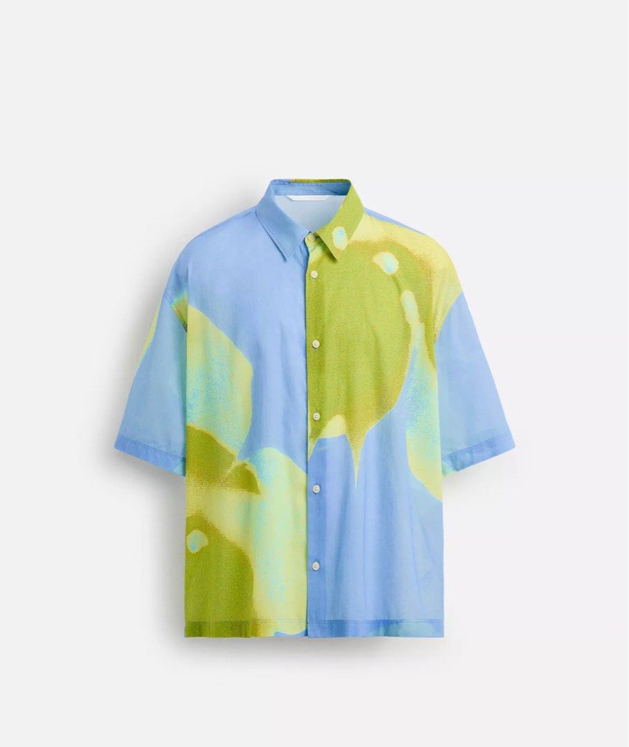 ZARA MAN Abstract Print Shirt (Category: Tshirts & Polo Shirts ) located in Santa Rosa. Submitted by declutterjsh (Listing ID 1396494290, Image 1). Description: sed once. Like New Condition (Preloved, not thrifted) Bought last August 2025 for Php 2,795 Size M but can fit up to L Send me a message for more info *NO RESERVATION, FIRST TO PAY GETS THE ITEM*.