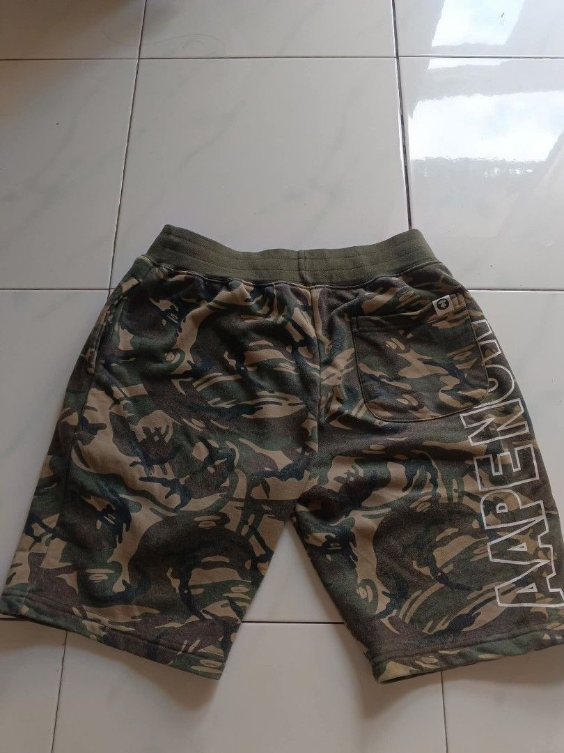 AAPE SHORT (Category: Shorts) located in Tacurong. Submitted by markisells (Listing ID 1396804962, Image 2). Description: Aape short 📌 30 x 21 Garterized waistline Issue: cut washtag but complete side tag.