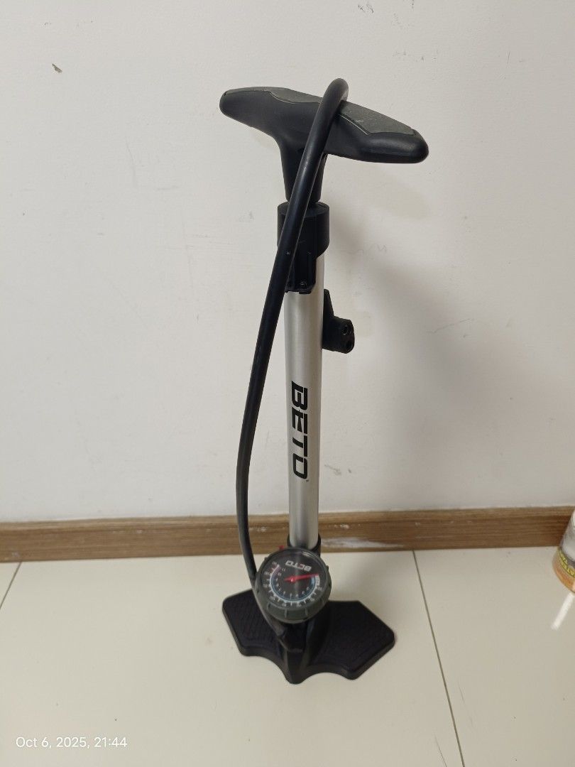 Air pump (Category: Parts & Accessories) located in Singapore. Submitted by jin_smile (Listing ID 1361754370, Image 1). Description: .