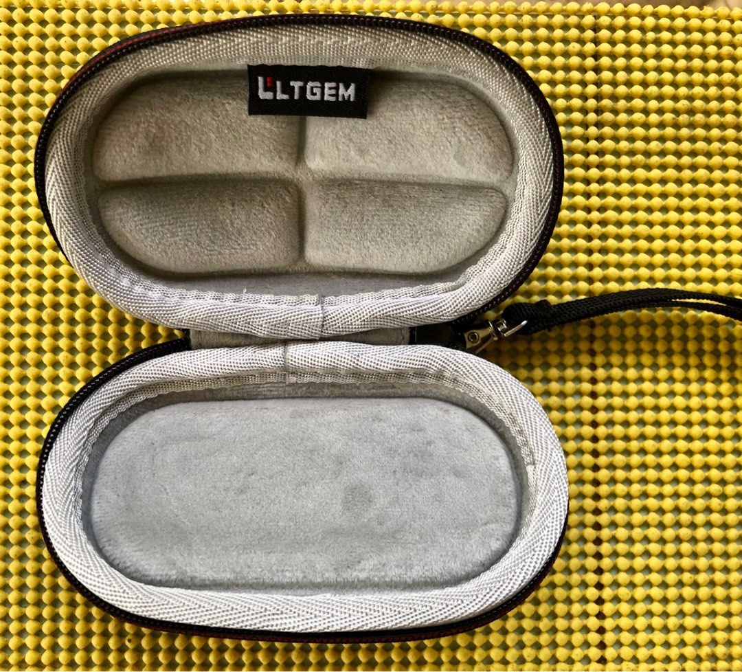 Apple Magic Mouse Travel Pouch with Charger/Utility Bag (Category: Other Accessories) located in Cainta. Submitted by jickos01 (Listing ID 1396692213, Image 3). Description: .