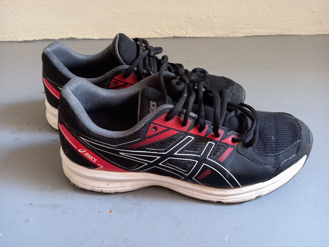 ASICS Jolt running shoes (Category: Sneakers) located in Singapore. Submitted by gamsa (Listing ID 1396557912, Image 1). Description: No confidence and fussy don’t buy Not every question deserves an answer Cash and Self Collect No refund once sold. No reservation unless paid. Not liable for lost/damaged mail. Time is the stuff that life is made of. Time waster will be blocked. Consigned item condition as is, where is, as available. Not every ques