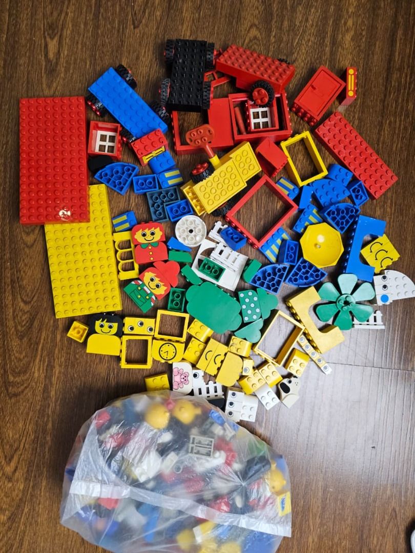 Assorted Lego Basic & Fabuland Bricks 4kg (Category: Lego & Building Sets) located in Caloocan City. Submitted by kuyapogi123 (Listing ID 1396830958, Image 1). Description: - Assorted Lego bricks - Various colors and sizes - Includes base plates, windows, and specialty pieces - Includes Lego basic figures - Stored in a green bag, cardboard box, - plastic bag is probably bootleg extra free - Great for building and creative play.