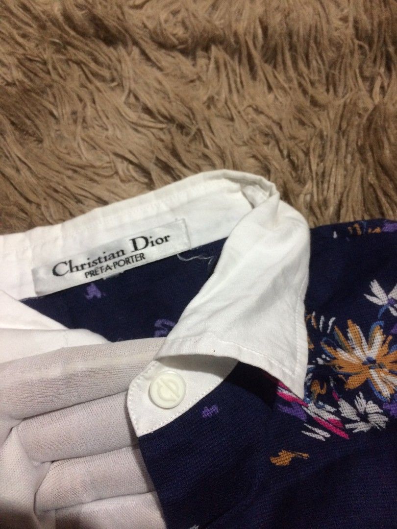 AUTH. VINTAGE CHRISTIAN DIOR | UNISEX (Category: Luxury Apparel) located in Naga. Submitted by etherealbinsss_ (Listing ID 1396794675, Image 3). Description: AUTHENTIC Size : no sizing on tag, best fit to medium. Dimes : 20 x 25 Color rate : 10/10 Issue : none Excellent Condition Location : Bicol Naga City MOP: Gcash only ( Payment First ) Courier : J&T Express.