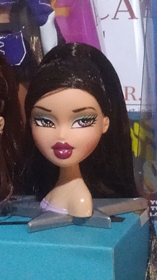 BRATZ BUNDLE SASHA AND JADE (Category: Kids Toys) located in Manila. Submitted by sasheng04 (Listing ID 1396773733, Image 2). Description: BOTH GOOD CONDITION AND NO FLAWS .SASHA NRFB PA SIYA MOD LALAMOVE .