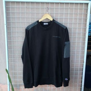 (Category: ) located in . Submitted by bundle.uniqlo (Listing ID 1396803957, Image 1). Description: .