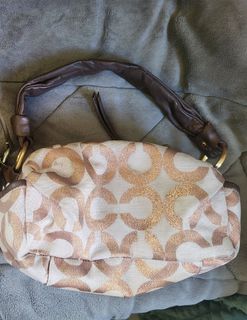 (Category: ) located in . Submitted by m__rth4 (Listing ID 1396838890, Image 1). Description: .