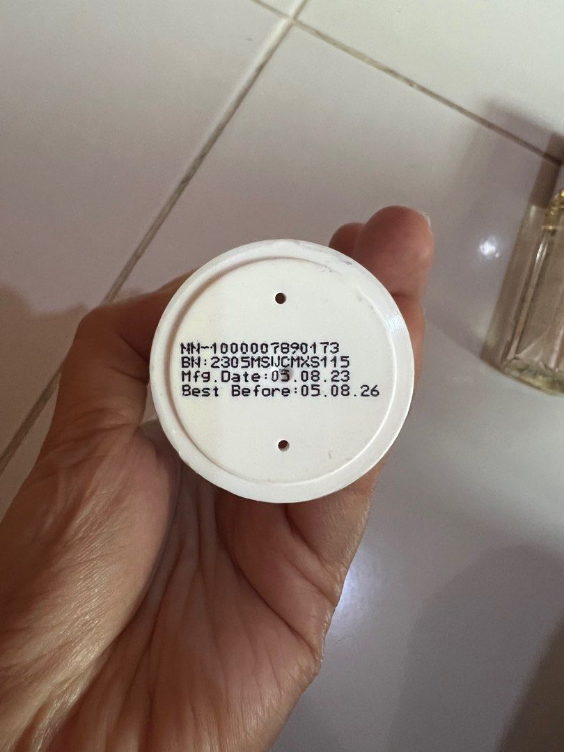 Dermax Maxilight Serum (Category: Face Care) located in Quezon City. Submitted by mmiyah27 (Listing ID 1396673521, Image 2). Description: Original price 1,500 (see photo) Expiration date May 8, 2026 Serum for the face and underarm intensive lightening (post care) .