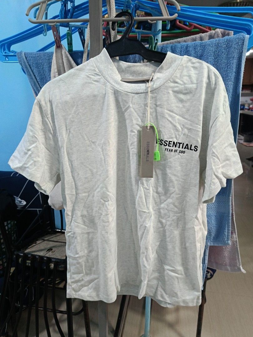 Essentials Fear of God T-shirt (Category: Tshirts & Polo Shirts ) located in Los Banos. Submitted by donnaalbay47990 (Listing ID 1396762935, Image 2). Description: - Essentials Fear of God T-shirt - Essentials logo on front and back - Brand new with tag.