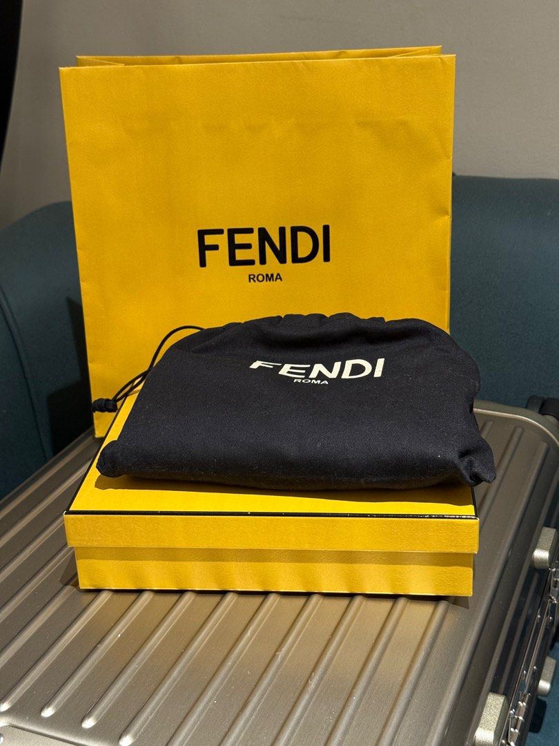 FENDI BAGUETTE CONTINENTAL WALLET ON CHAIN 100% authentic (Category: Luxury Bags & Wallets) located in Pasig City. Submitted by cinarty.shops (Listing ID 1396780454, Image 3). Description: BEST DEAL Complete inclusion! Authentic - USED ONLY for my sister’s wedding and reception. Hard to let go. Outer: Lamb Skin 100% very soft and luxurious, Gold Plated Metal 100%.