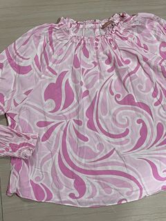 (Category: ) located in . Submitted by ThatLittleWardrobe (Listing ID 1396840669, Image 1). Description: .