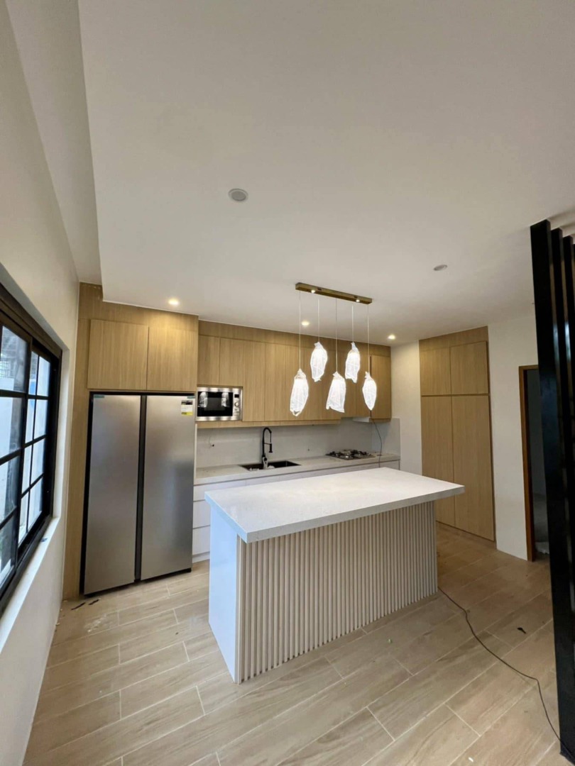 (Category: ) located in . Submitted by REMAXCapital (Listing ID 1396714770, Image 1). Description: .