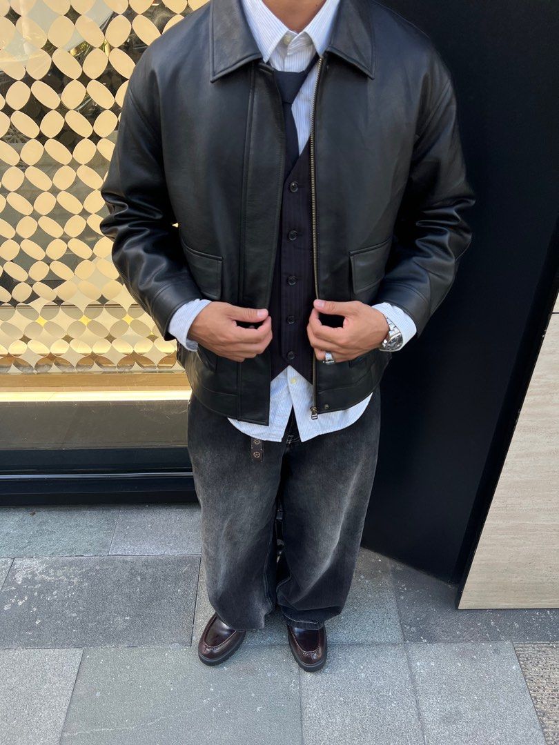 GU Black Faux Leather Jacket - Size L (Category: Coats, Jackets and Outerwear) located in Manila. Submitted by eterna.luxe (Listing ID 1396750373, Image 2). Description: Brandnew GU double pocket leather jacket Pic when worn Height 5’10 Size L Dimensions: L 26 W 23 Condition: 10/10 Color rate: 10/10 Swipe for more details… .