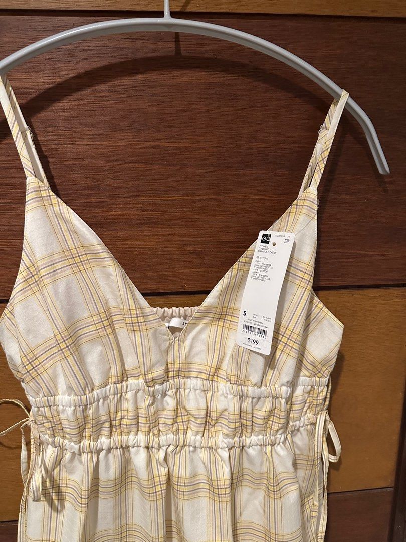 Gu Checkered Dress - Yellow (Small) (Category: Dresses) located in Paranaque City. Submitted by decluttercutieph (Listing ID 1396785081, Image 2). Description: bought from HK.