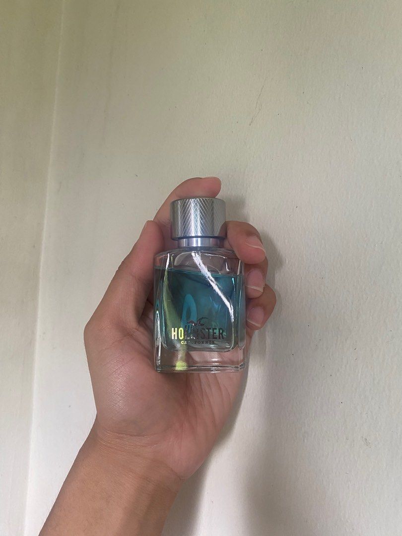Hollister Wave Eau de Toilette (Category: Fragrance & Deodorants) located in Quezon City. Submitted by sonofcain (Listing ID 1396702557, Image 2). Description: 80% (30mL originally) rfs: don’t like the scent .