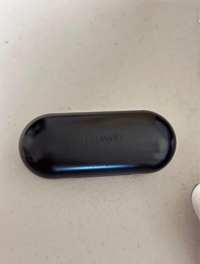 HUAWEI FREEBUDS LITE (Category: Earphones) located in Angeles City. Submitted by jpcrg (Listing ID 1396755442, Image 3). Description: .