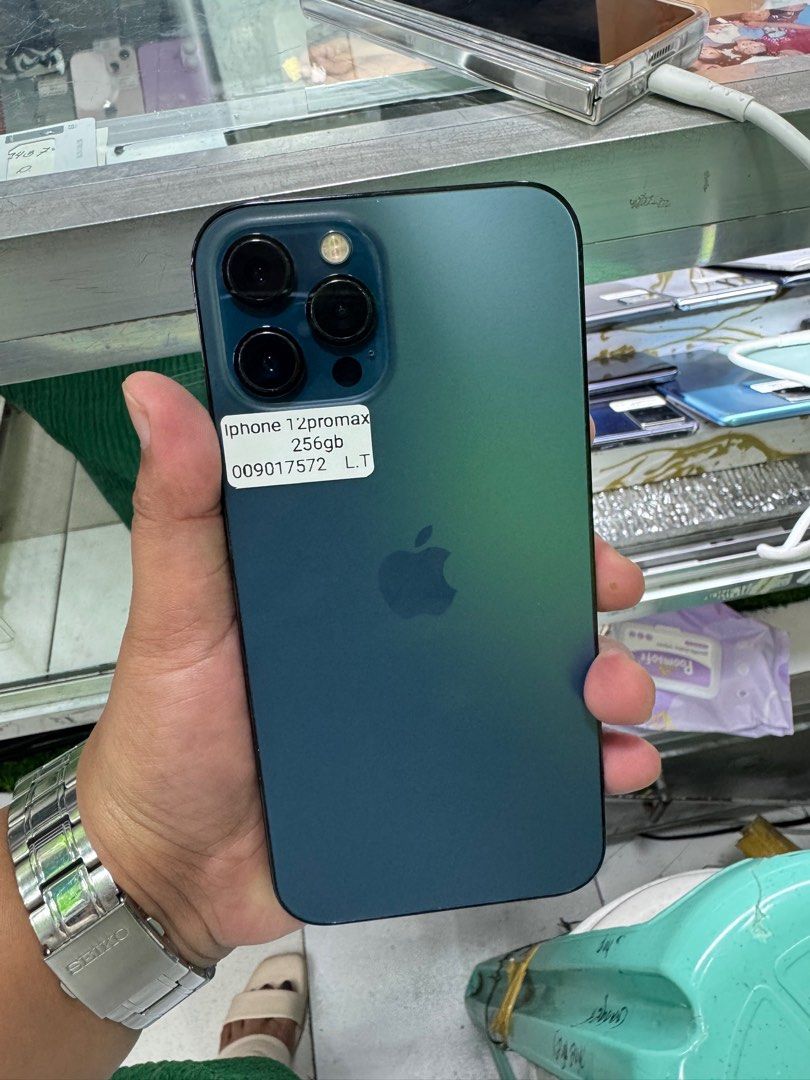 iPhone 12 Promax 256gb (GLOBE-LOCKED) (Category: iPhone 12 Series) located in San Juan City. Submitted by wainefreygadgetshop (Listing ID 1396750584, Image 2). Description: iPhone 12Promax 256gb (GLOBE-LOCKED) *MAHINA ANG SPEAKER THE REST ALL GOODS AT WORKING 100% SMOOTH NO HIDDEN ISSUE MAKINIS NAMAN CAMERA SOBRANG LINAW SEARCH NYO NALANG FULL SPECS BAWAL SA MAARTE NOTE* DI RIN MAKINIS KAYA MURA TEST TO SAWA BAGO BAYARAN MAGBASA KA MUNA BAGO KA M