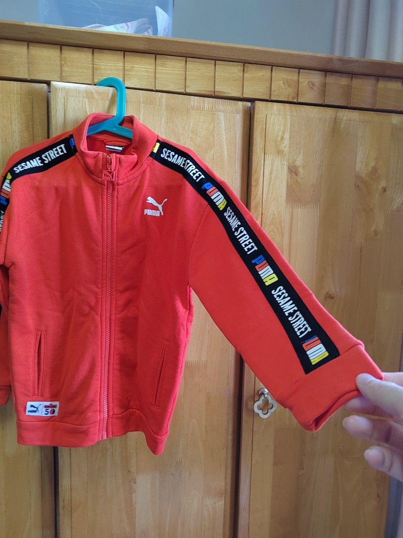 Jacket (Category: Babies & Kids Fashion) located in Kuala Lumpur. Submitted by ftluv (Listing ID 1396744377, Image 3). Description: Like new Size can refer to photos Wear once only washed kept in cabinet.