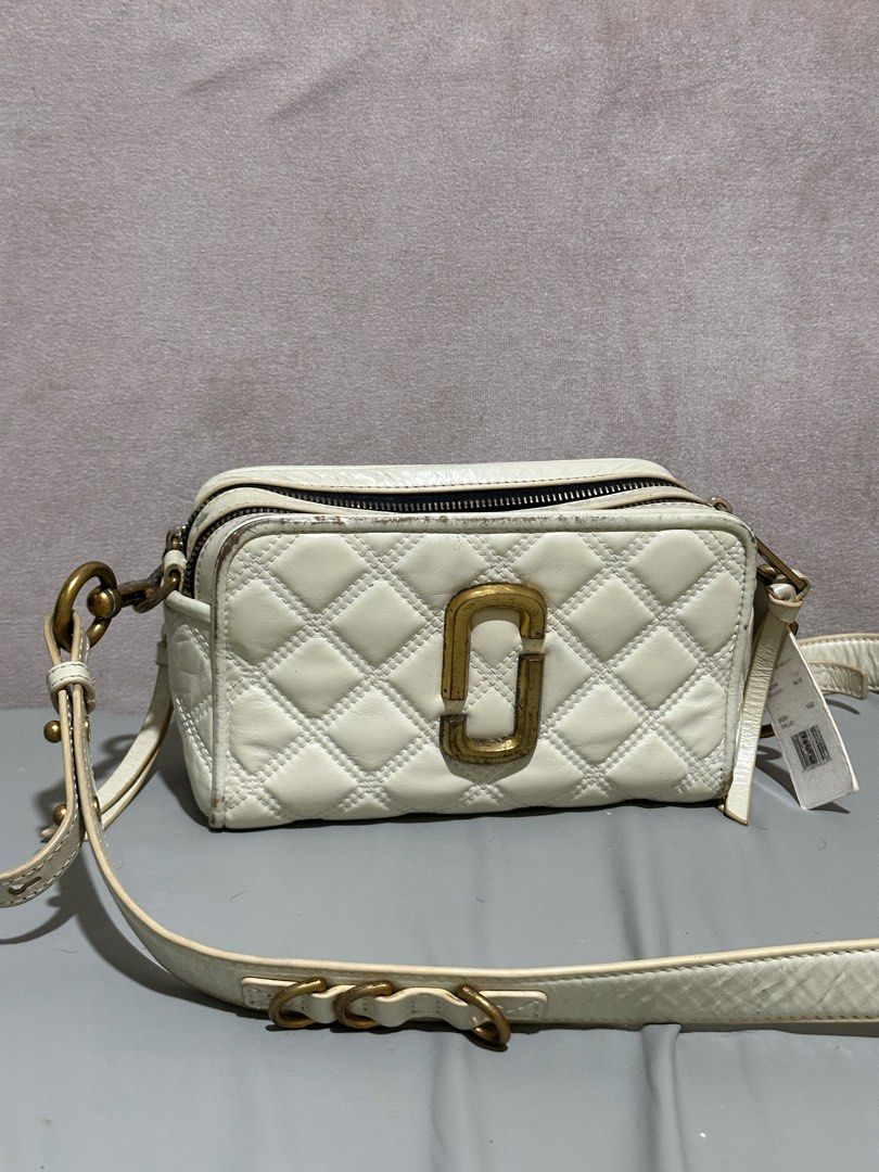 Marc Jacobs Soft Shot (Category: Luxury Bags & Wallets) located in Quezon City. Submitted by mrsdomsans (Listing ID 1396831340, Image 1). Description: - Authentic Marc Jacobs Softshot bag - with flaws (check photos please) - needs cleaning.