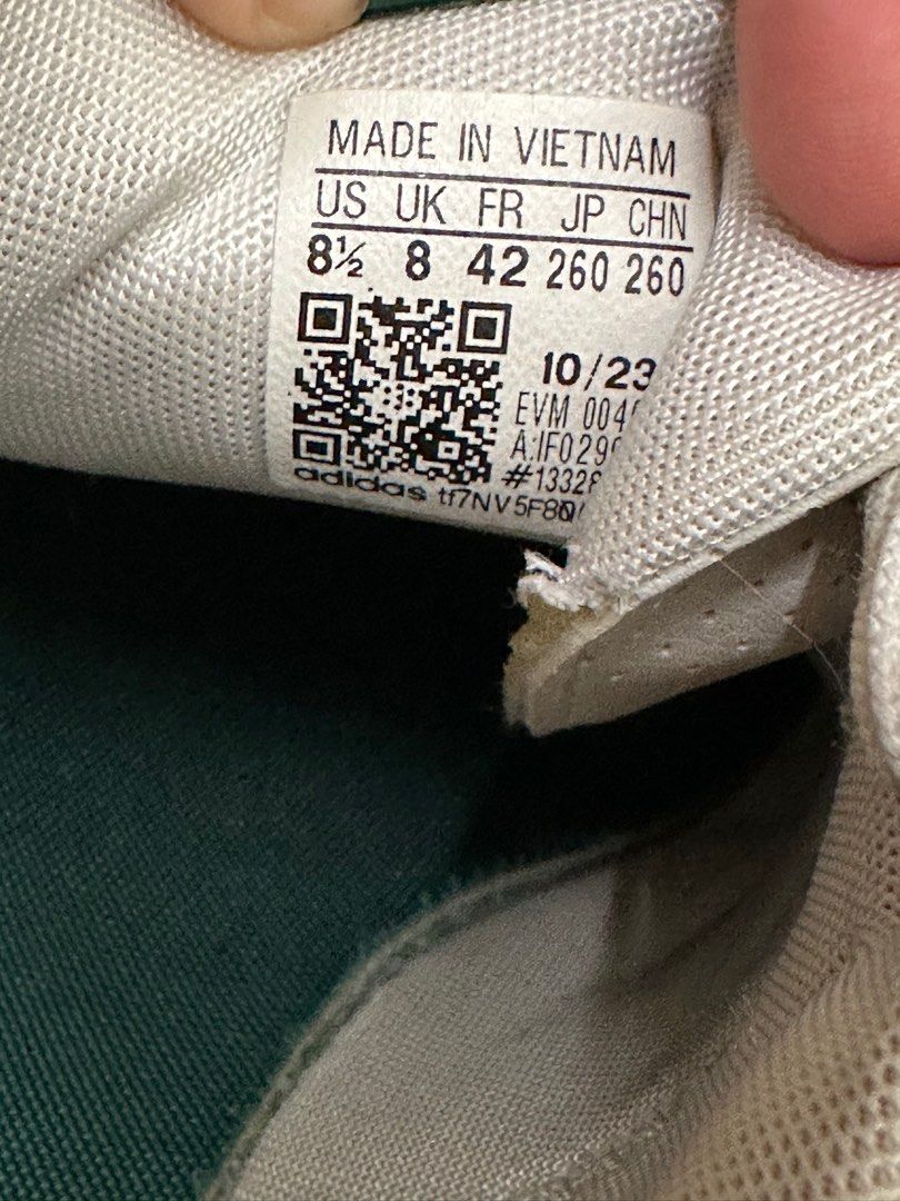 Mens golf shoes US7-8 (Category: Sneakers) located in Manila. Submitted by sherihee (Listing ID 1396711001, Image 3). Description: Pls see description on photos.