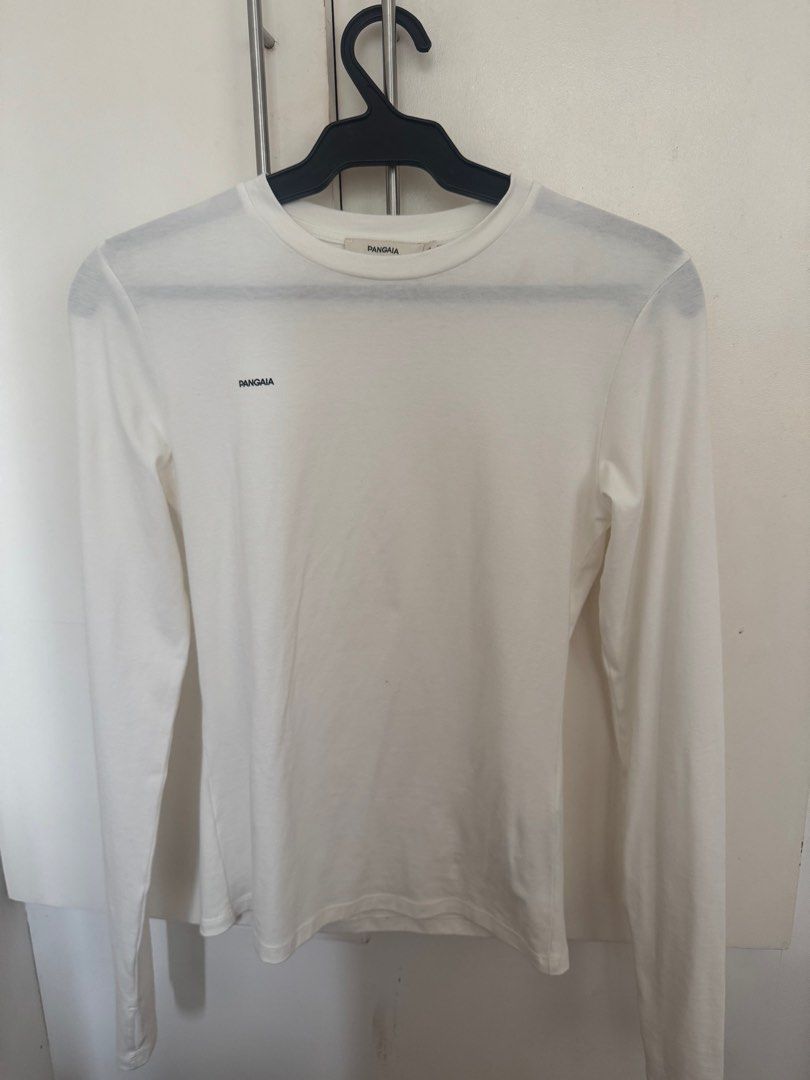 Pangaia Long Sleeved Top (Authentic) (Category: Longsleeves) located in Taguig. Submitted by decluttering_mnlph (Listing ID 1396670578, Image 3). Description: Used only once No flaws Free shipping within Manila (+ 30 outside).