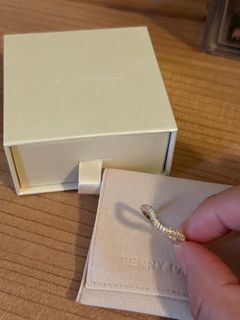 (Category: ) located in . Submitted by preloved_bycarla (Listing ID 1396755038, Image 1). Description: .