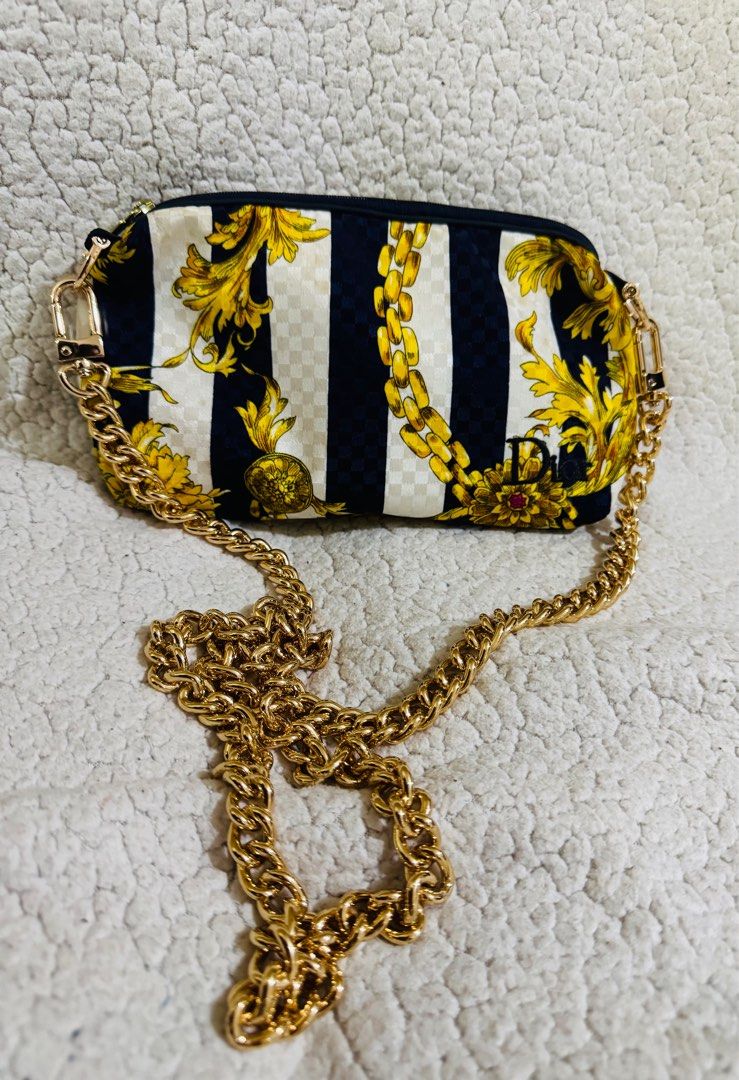Preloved Original Dior (Category: Luxury Bags & Wallets) located in Manila. Submitted by nylan1227 (Listing ID 1396785491, Image 1). Description: Clutch coverted to sling bag.