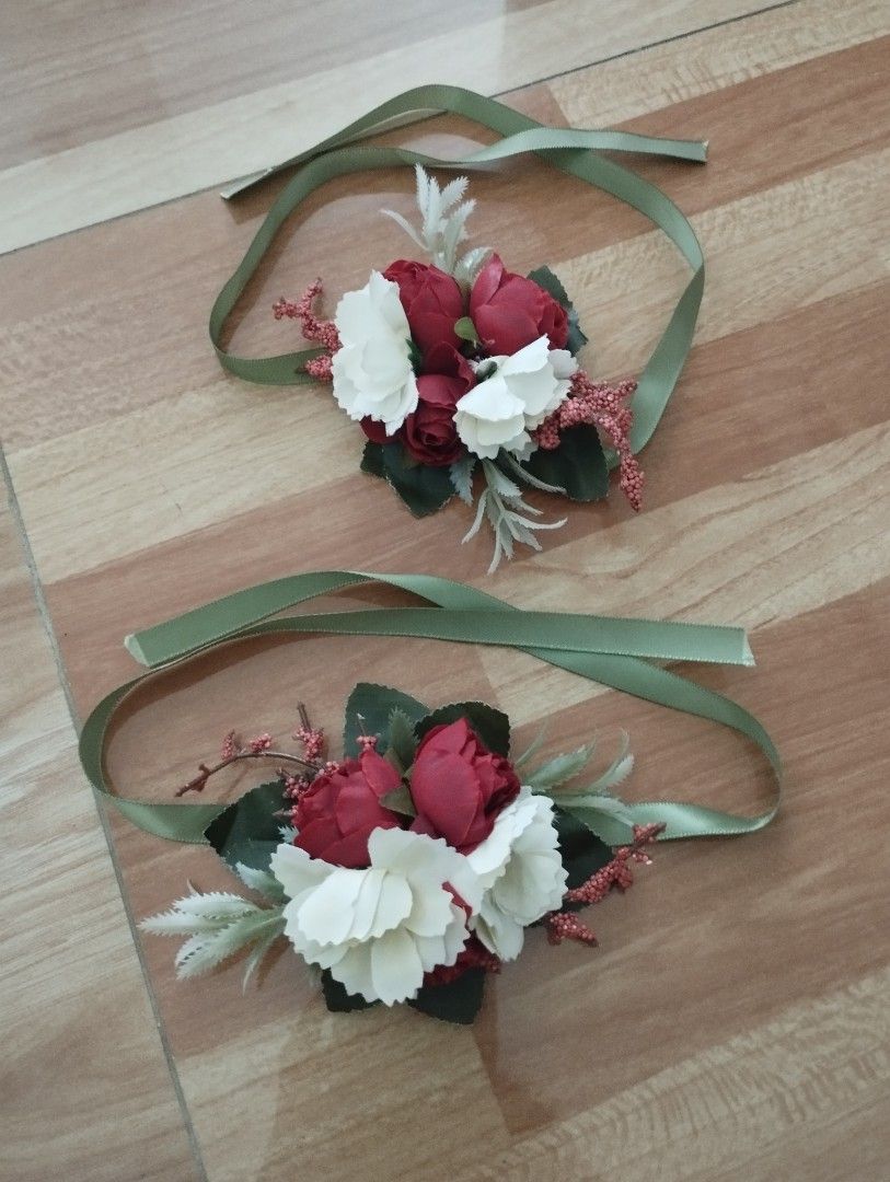 Red Wrist Corsage for Sale (Category: Hair Accessories) located in San Jose del Monte. Submitted by mrs.ca01 (Listing ID 1396703156, Image 2). Description: Selling 2 pcs red wrist corsage for ₱170. Used once, no damage. Perfect for weddings or special occasions! ❤️ 📌Shipping fee is shouldered by the buyer..