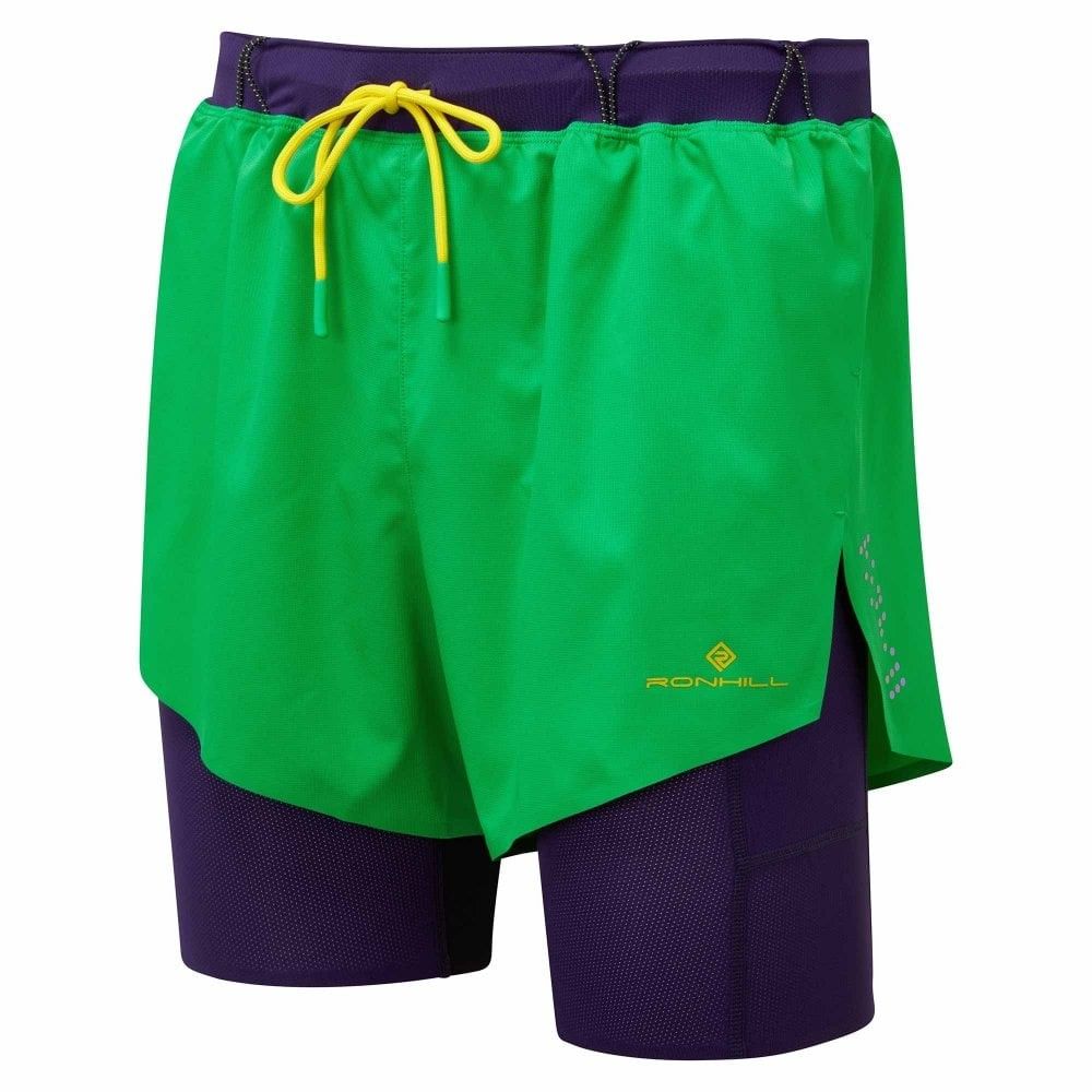 Ronhill - m (men's) (Category: Activewear) located in Puerto Princesa. Submitted by thrinidad (Listing ID 1396806994, Image 1). Description: tech distance twin shorts size medium dimension (laid flat) waist 14" liner length 16" fits 28" waistline and above no damage/stain (3) 1 back pocket, 2 liner pockets Disclaimer : I do not own nor claim to own the rights to any of the brand, logo and photo. Color may vary due to photographic lighting sources