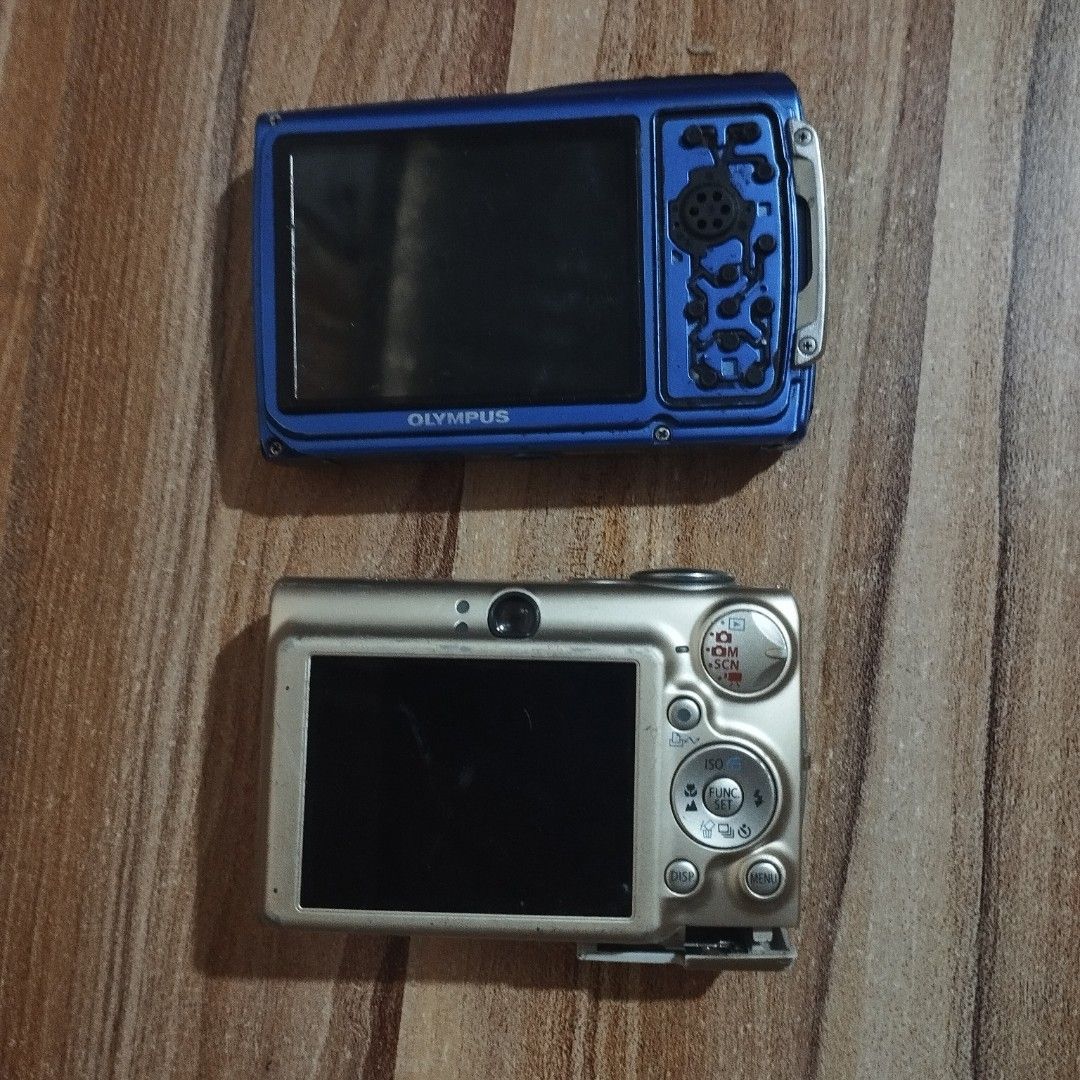 UNTESTED CANON/OLYMPUS (Category: Cameras) located in Cagayan de Oro. Submitted by ikarusnekodemo (Listing ID 1396708233, Image 2). Description: Untested CANON SD550 -Di ma close battery door -No battery to test Olympus Tough TG-320 -No battery to test -No control pads pero na ki-click 300 each(Fixed)+sf.