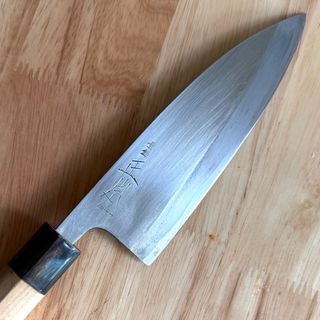 未使用 田所刃物 / 身卸包丁210ミリ 銀三鋼 紫檀 真琴作 未使用 田所刃物 / 身卸包丁210ミリ 銀三鋼 紫檀 真琴作 未使用 田所