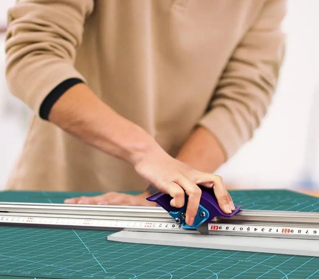 70cm sliding cutting ruler (Category: Craft Supplies & Tools) located in Las Pinas. Submitted by ate_katz (Listing ID 1396873807, Image 2). Description: 70cm length P999 each now cutting boards is easy with this sliding cutting ruler with free 20pcs blades.