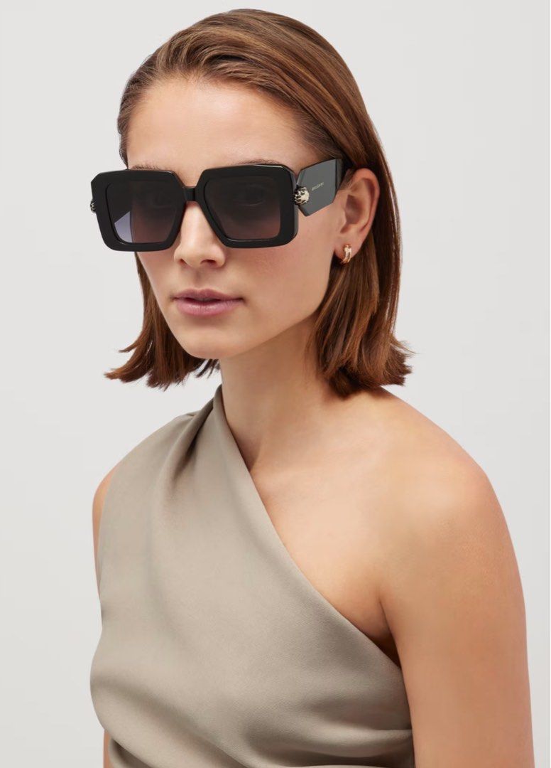 ⚜️ Bulgari Serpenti oversize sunglass 🕶️ (Category: Luxury Accessories) located in Makati City. Submitted by 90sangel (Listing ID 1397019458, Image 1). Description: •Item: Bvlgari Serpenti Forever sunglasses 🕶️with an oversized rectangular frame in black acetate and gradient grey lenses. 🖤🩶 •Condition: As New! Includes case & booklet 2 sunglass & cases option available. Super pretty! UVA/UVB protection: 100% Perfect for both small and large f