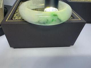 天然緬甸翡翠（A玉） 👉 飄金絲陽綠白底青手鐲 57.3mm圈口64202486408706110