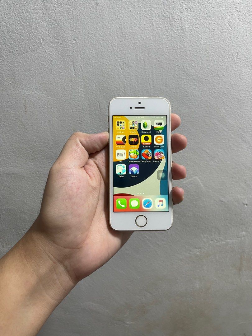Apple iPhone 5s 16gb (Openline) (Category: Others) located in Manila. Submitted by apple_siri (Listing ID 1397031716, Image 3). Description: Makinis yung unit local variant complete set box, charging chord, adaptor, earphones, ios 12.5.7 with apps, games and may songs nadin nilagay thru itunes.