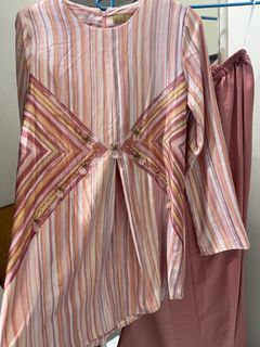(Category: ) located in . Submitted by byfarahpreloved (Listing ID 1396909471, Image 1). Description: .