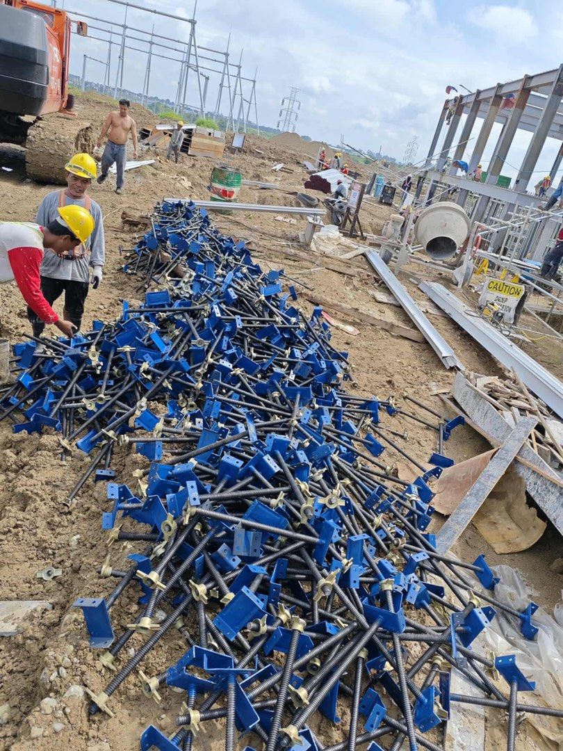 BASE JACK & UHEAD (Category: Construction & Building Materials) located in Valenzuela. Submitted by yuuuridr (Listing ID 1397027655, Image 1). Description: BASE JACK & UHEAD AVAILABLE ALL SIZES .