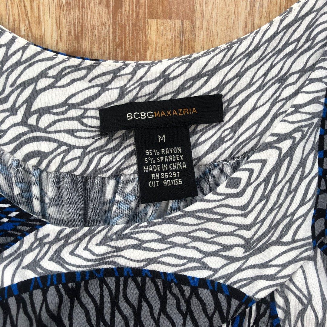 BCBG ABSTRACT GRAY WHITE BLACK BLUE PRINT 3/4 SLEEVE MINI MIDI DRESS (Category: Dresses) located in Las Pinas. Submitted by mkjpcloset (Listing ID 1396940888, Image 3). Description: LOC: LAS PIÑAS,METRO MANILA FITS M-XL stretch upto 50”bust and waist length 38”.