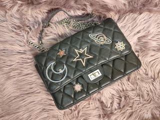(Category: ) located in . Submitted by 4bypreloved (Listing ID 1396968431, Image 1). Description: .