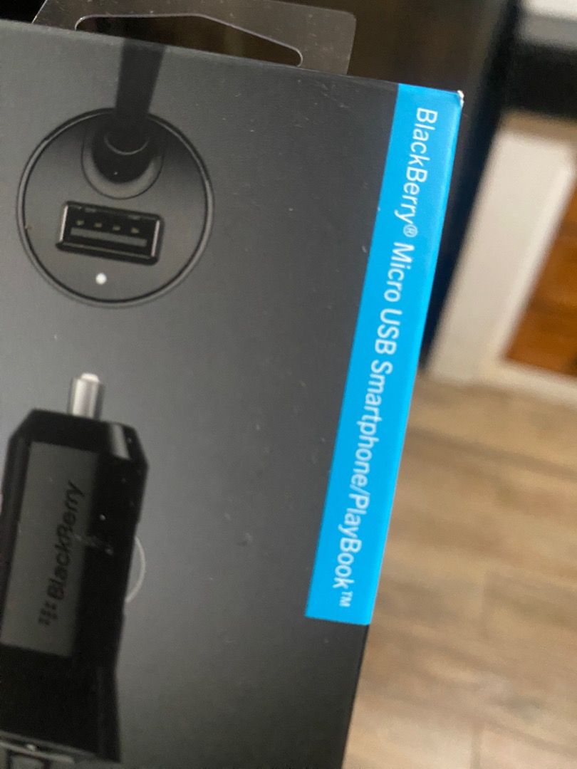 BlackBerry / Universal MicroUSB Car Charger (Category: Chargers & Cables) located in Marikina City. Submitted by oldschooljunkies (Listing ID 1396924247, Image 2). Description: .